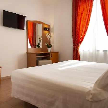 Paradiso 4*