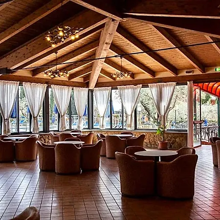 Paradiso 4*