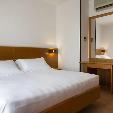 Paradiso 4*