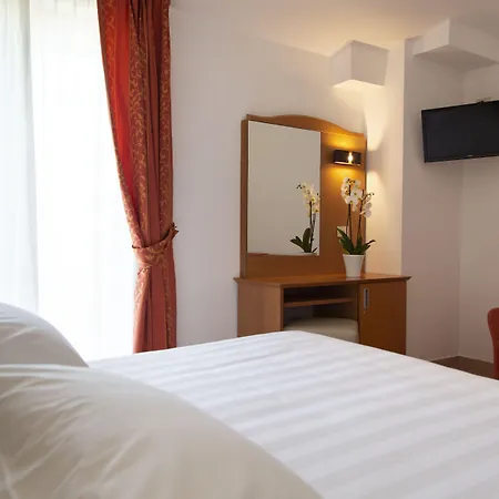 Paradiso Otel 4*